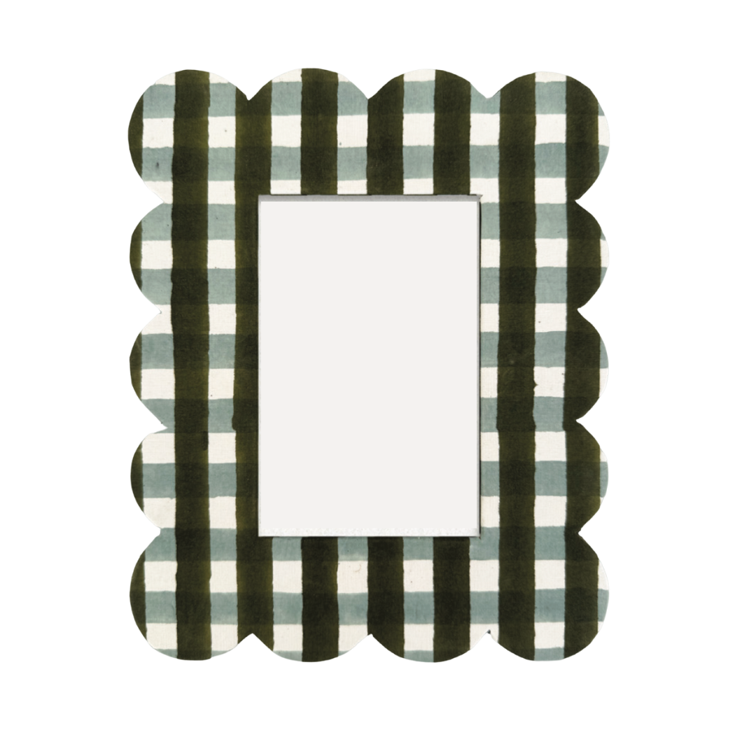 Scalloped Green Gingham Frame