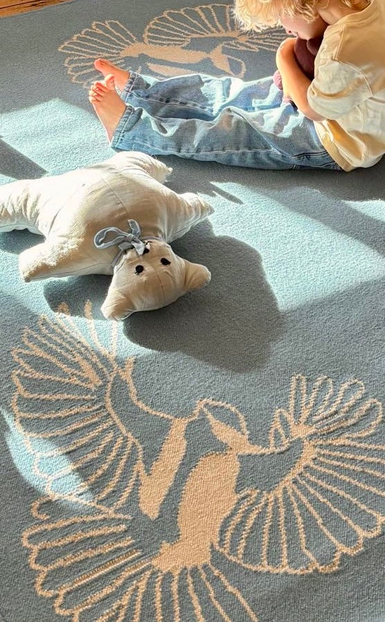 Sparrow and Grass, 'Flying Birds Rug'