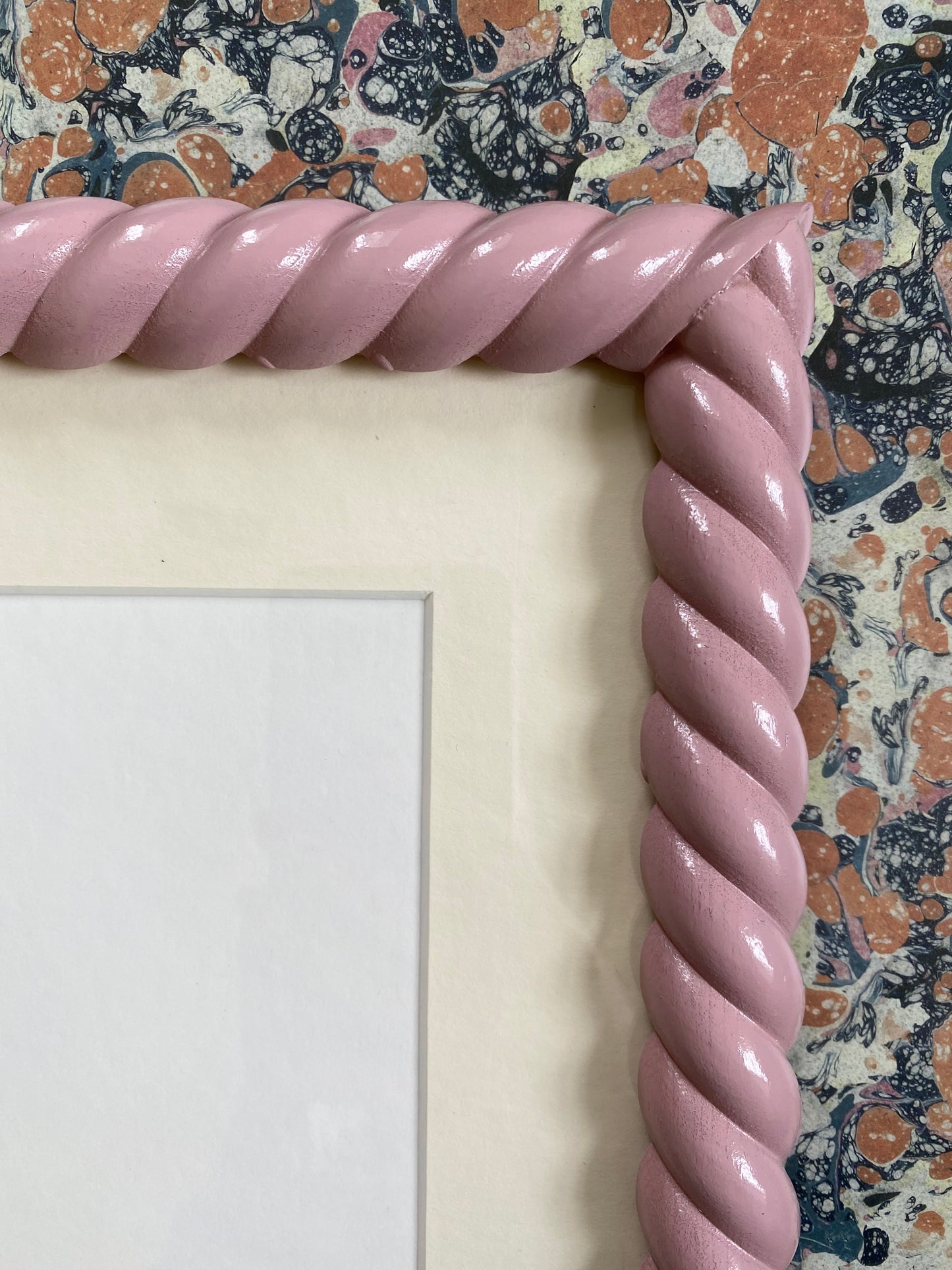 HOST x DM Flump Frame Rose