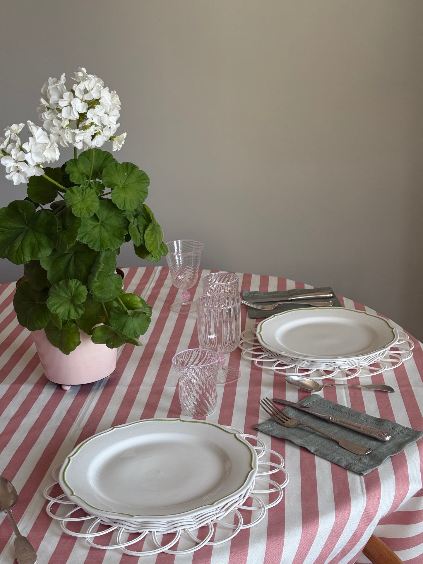 The Adrienne Venetian Tumbler in Pink