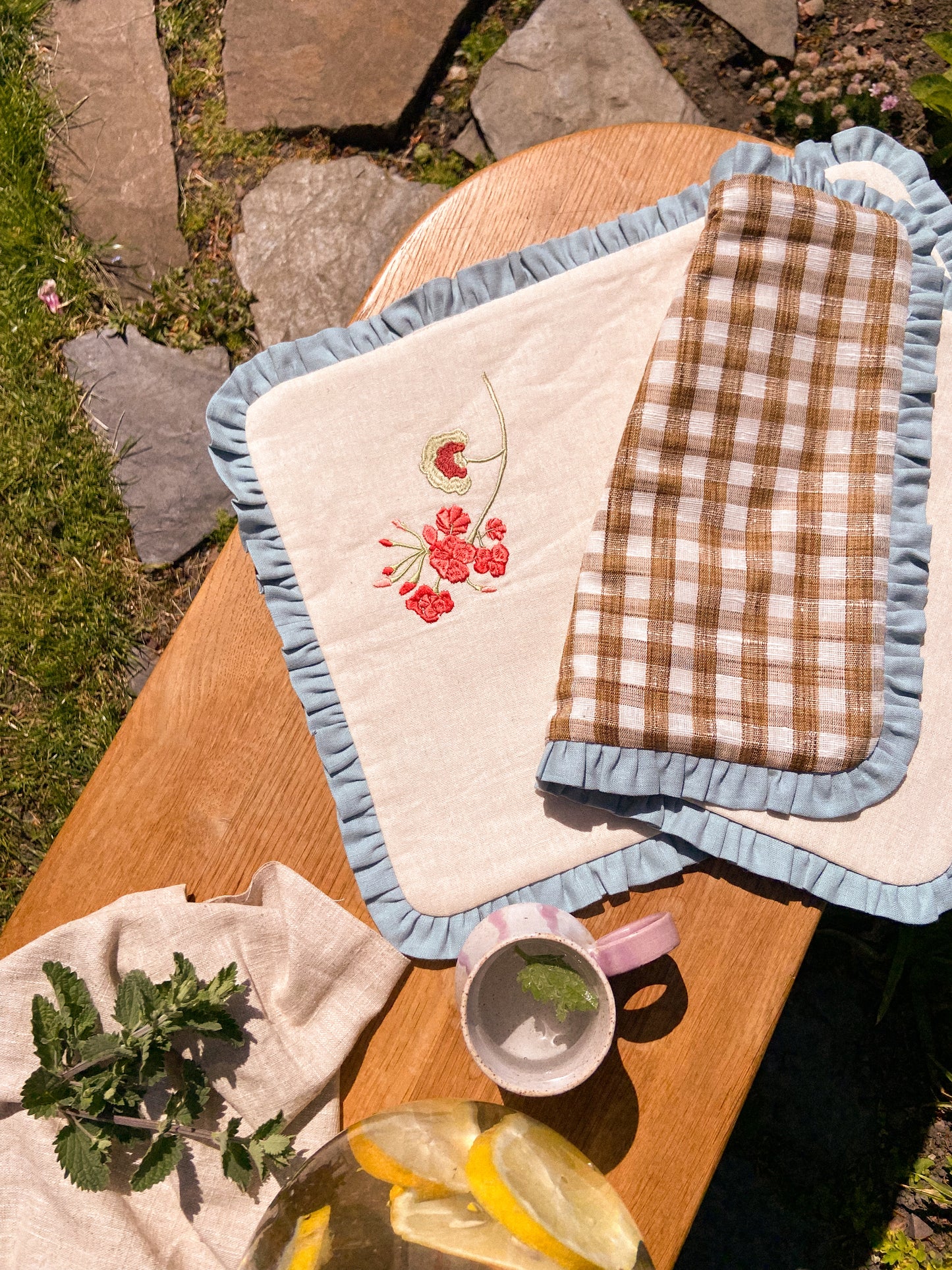 Lappliq, Geranium and gingham placemat