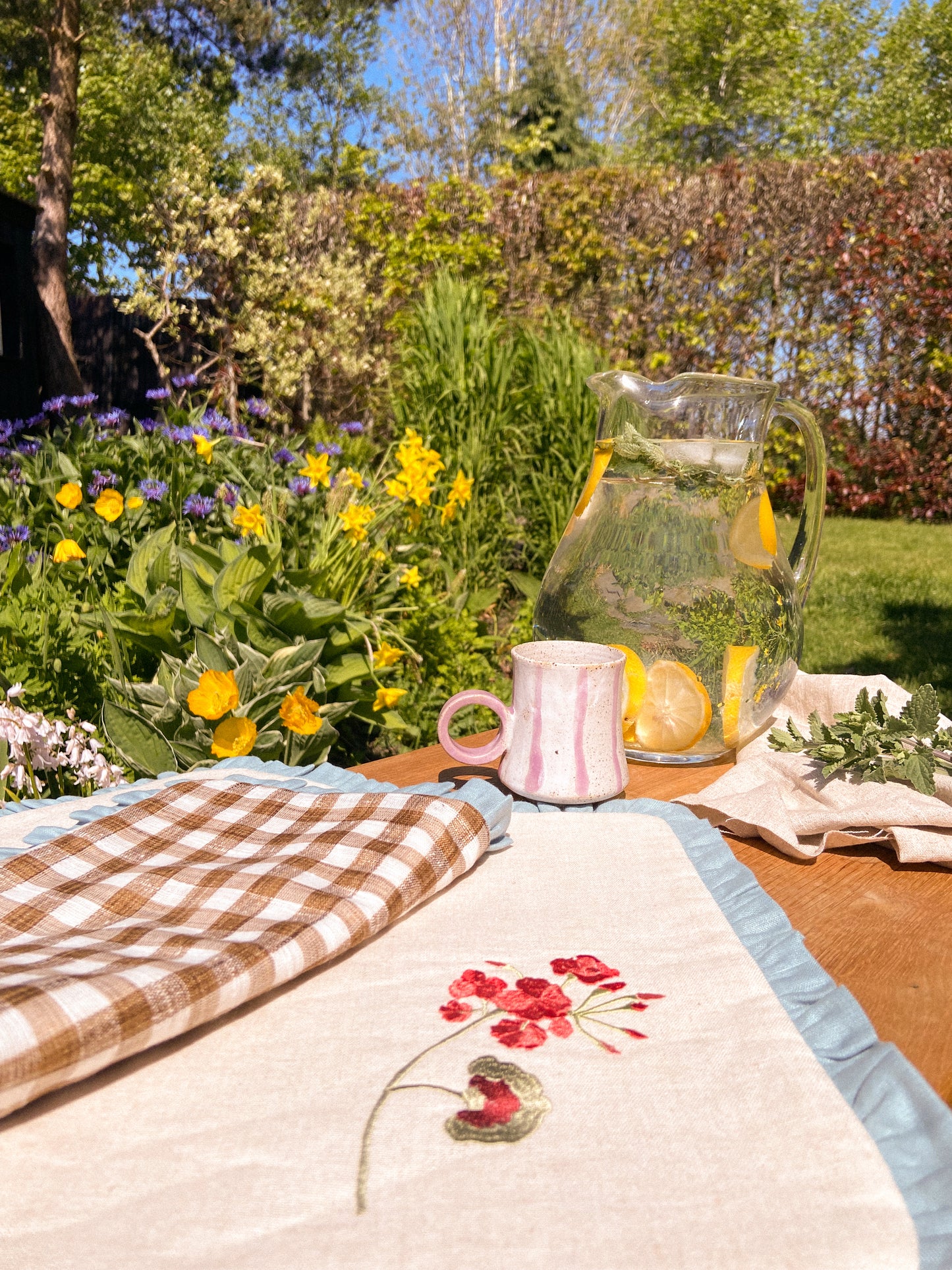 Lappliq, Geranium and gingham placemat