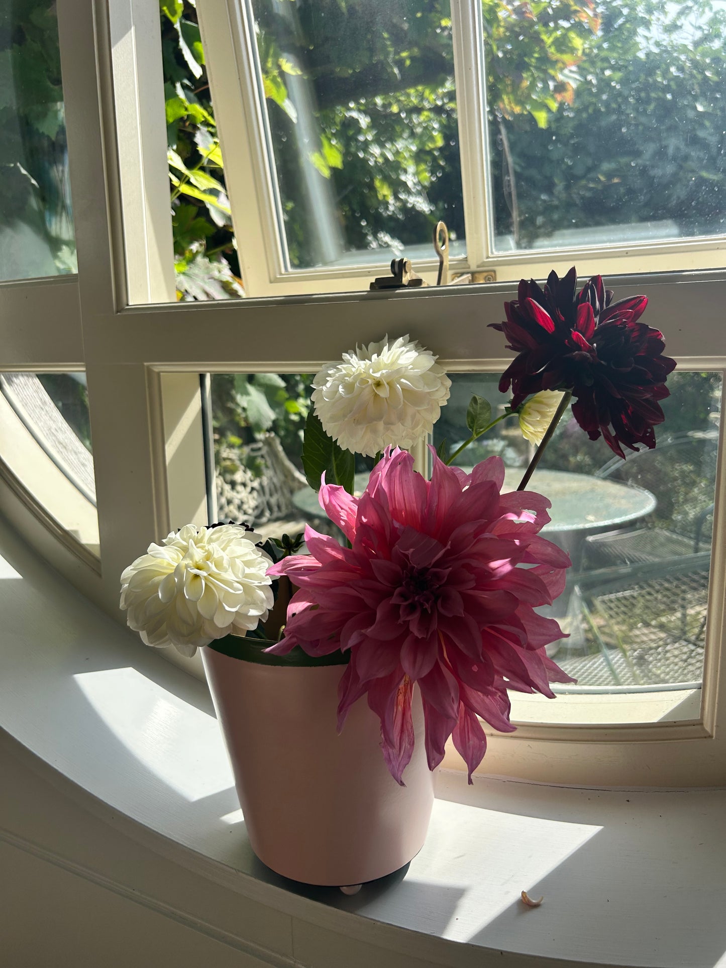 SAMPLE of The Penny Planter with Pink and Green Rim