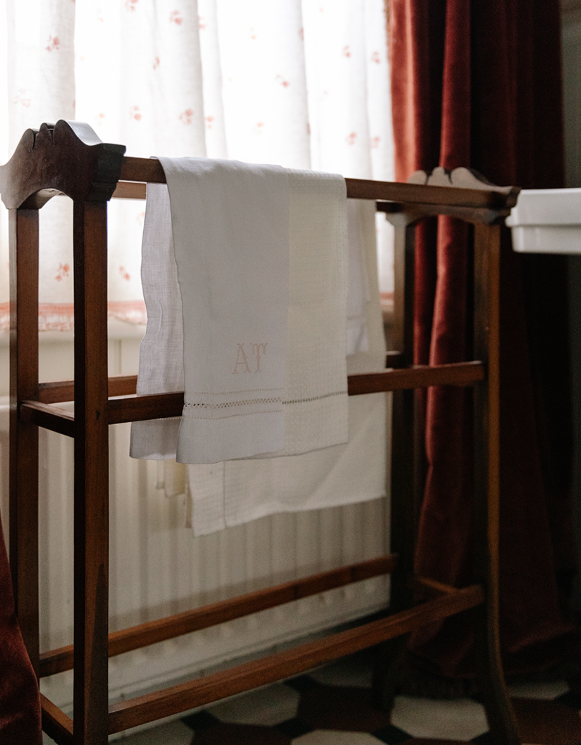 Volga Linen, Liège Hand Towel with Parma Grey Hemstitch