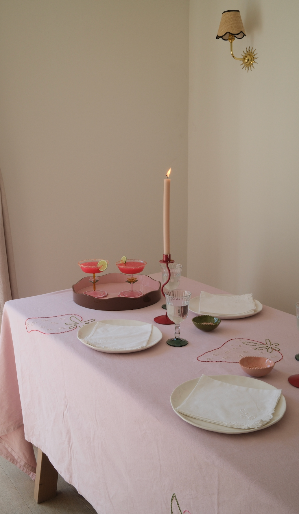 The Allegra Round Wiggle Tray in Pink and Brown