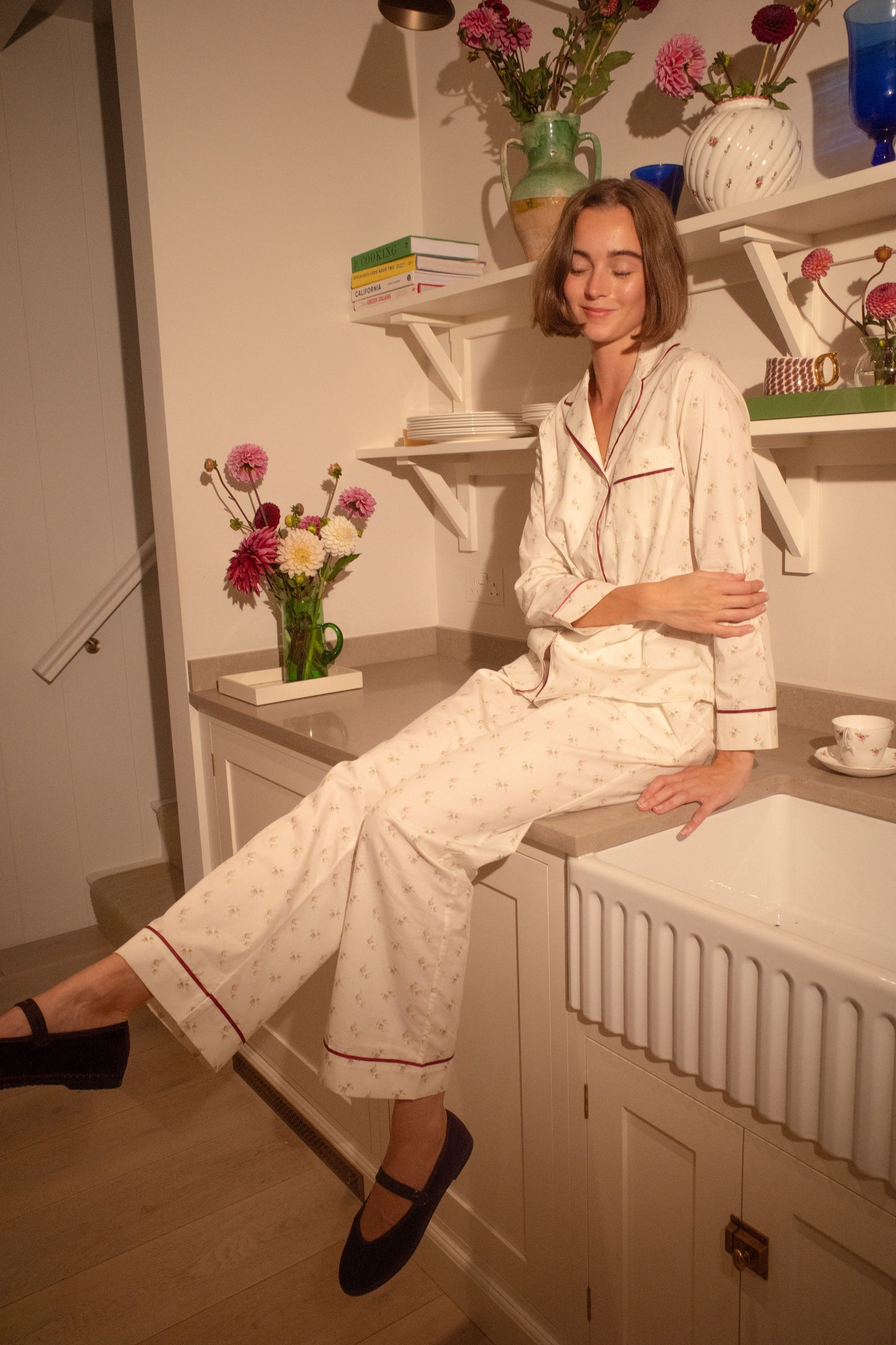 YOLKE x DM Rosebud Breakfast Tray in Cream