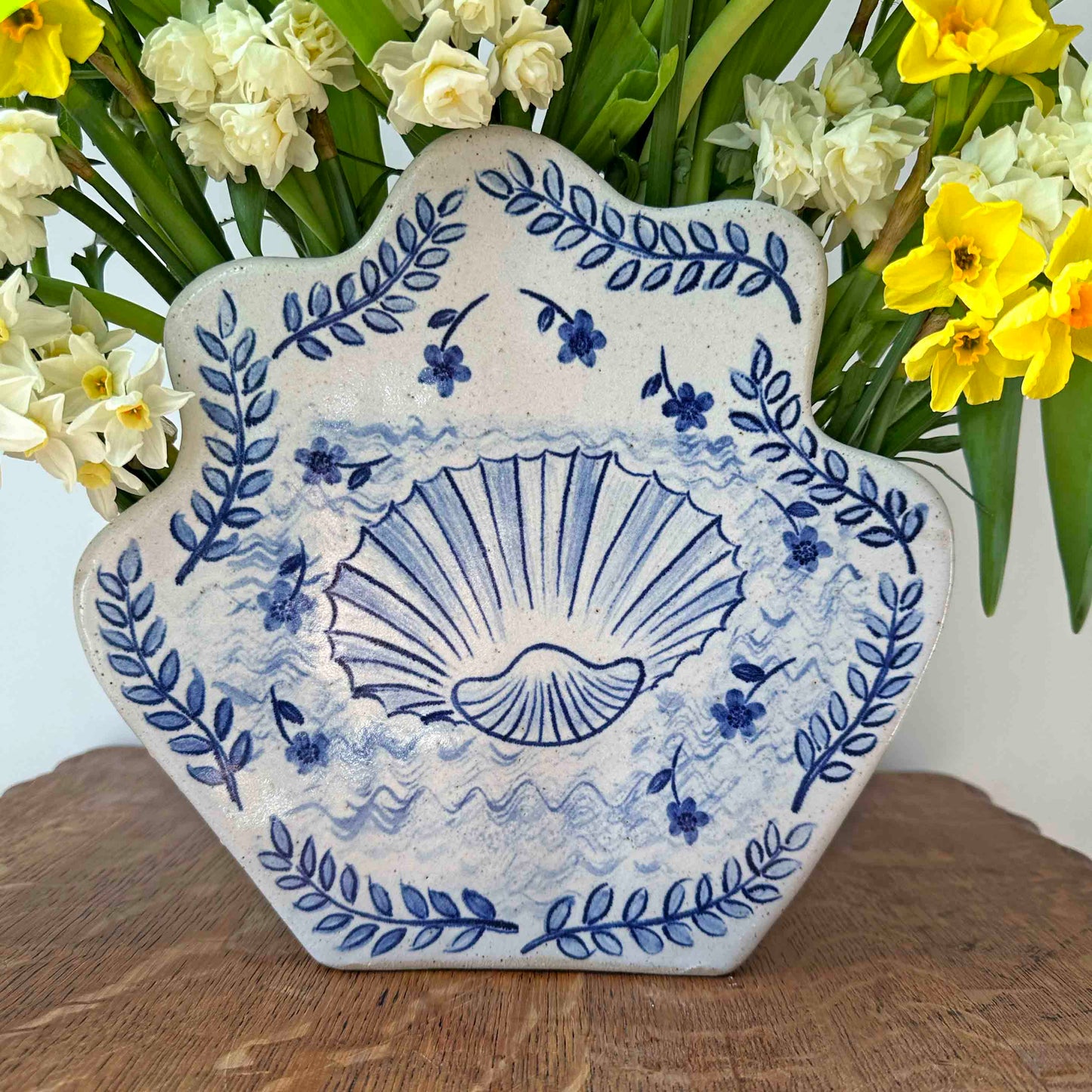 Minnie Mae-Stott, Venus' Shell Tulip Vase