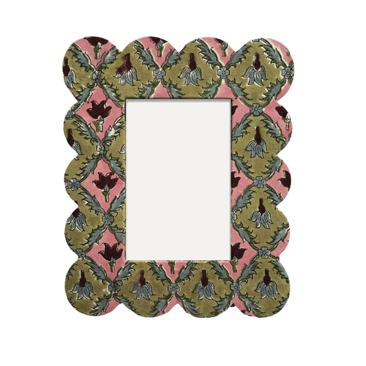 Scalloped Green Garden Frame