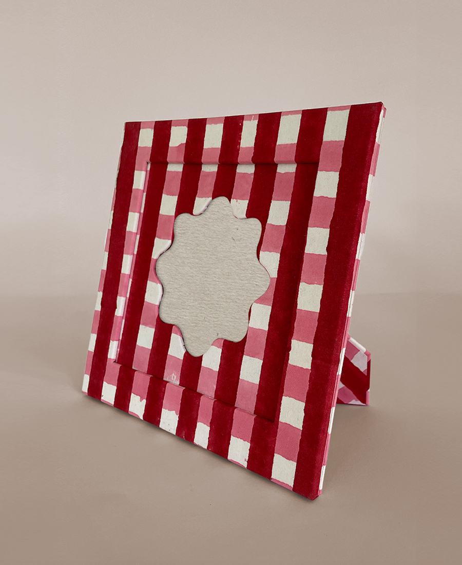 Red Check Photo Frame with Scalloped Edge