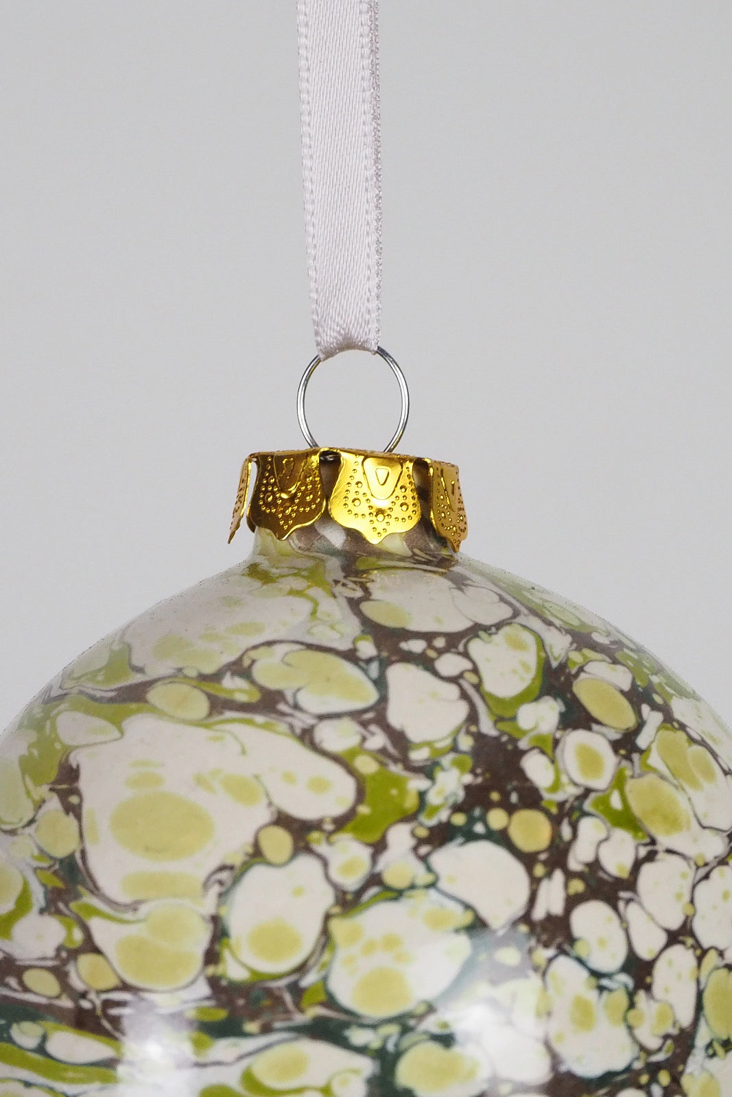 Wildmore Hand Marbled Large Moss Bauble