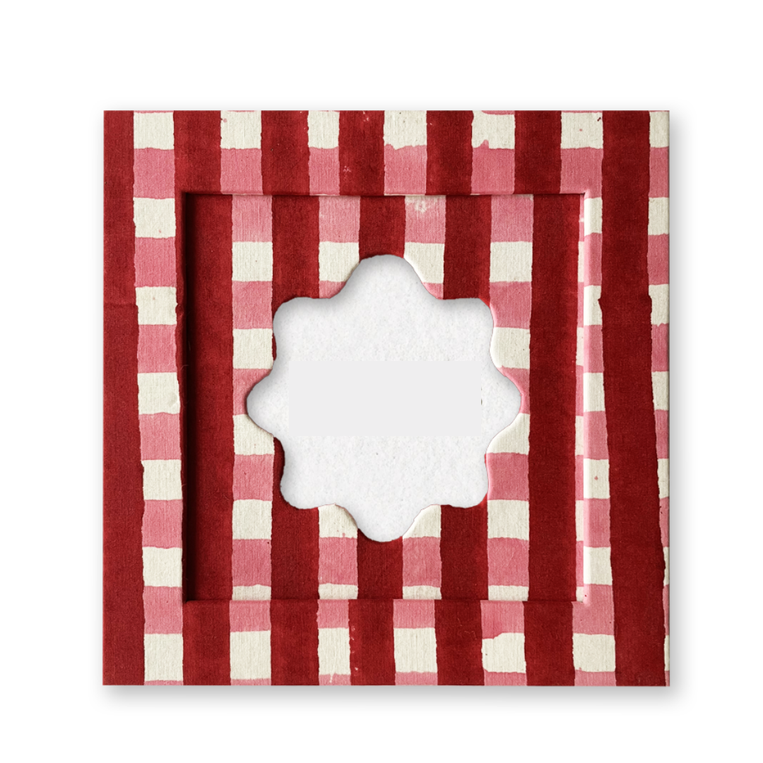 Red Check Photo Frame with Scalloped Edge – domenicamarland