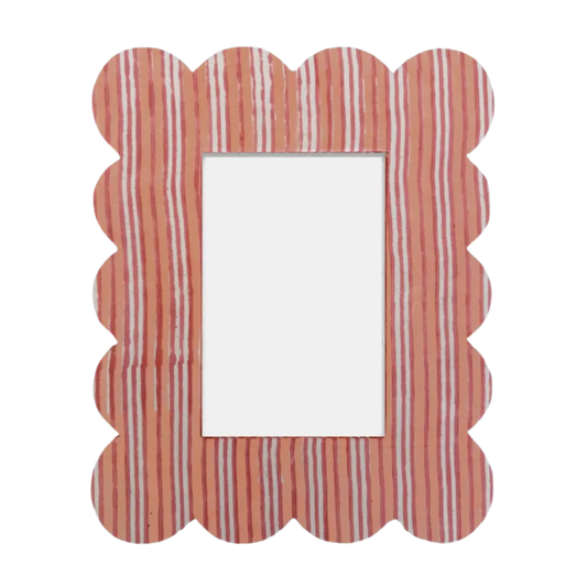 Scalloped Melon Stripe Frame