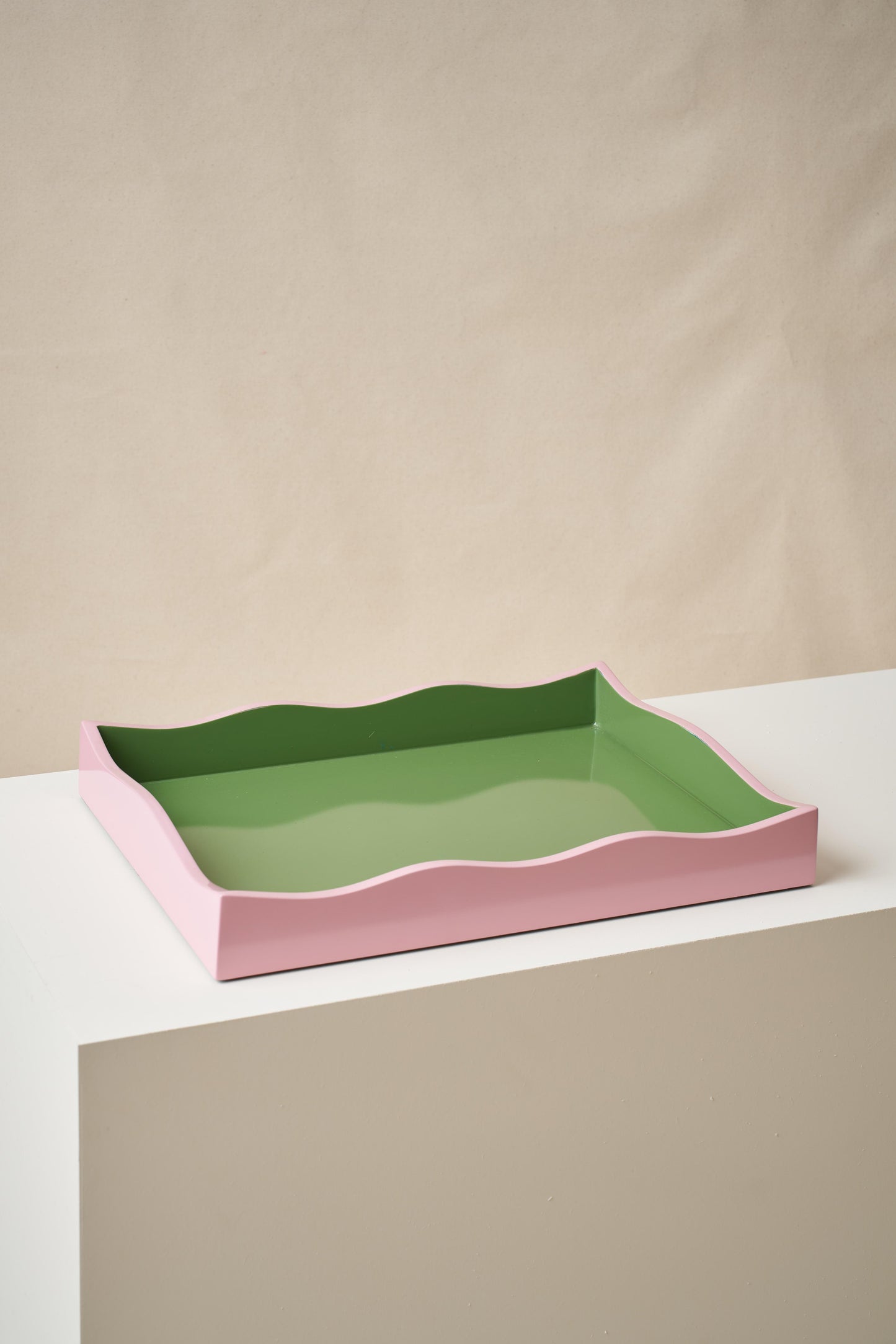 Wiggle Tray in Green and Pink