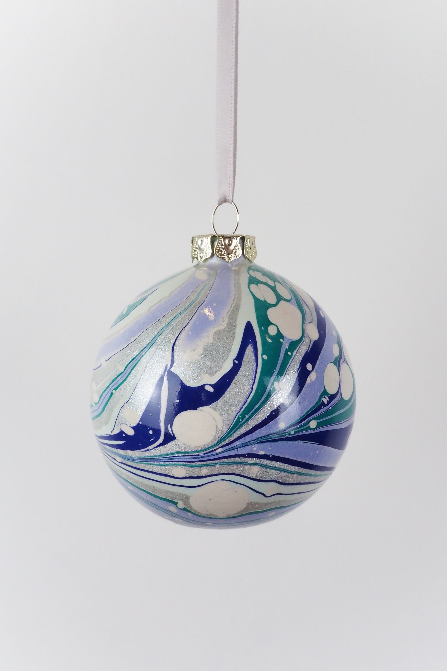 Wildmore Hand Marbled Large Glacier Bauble