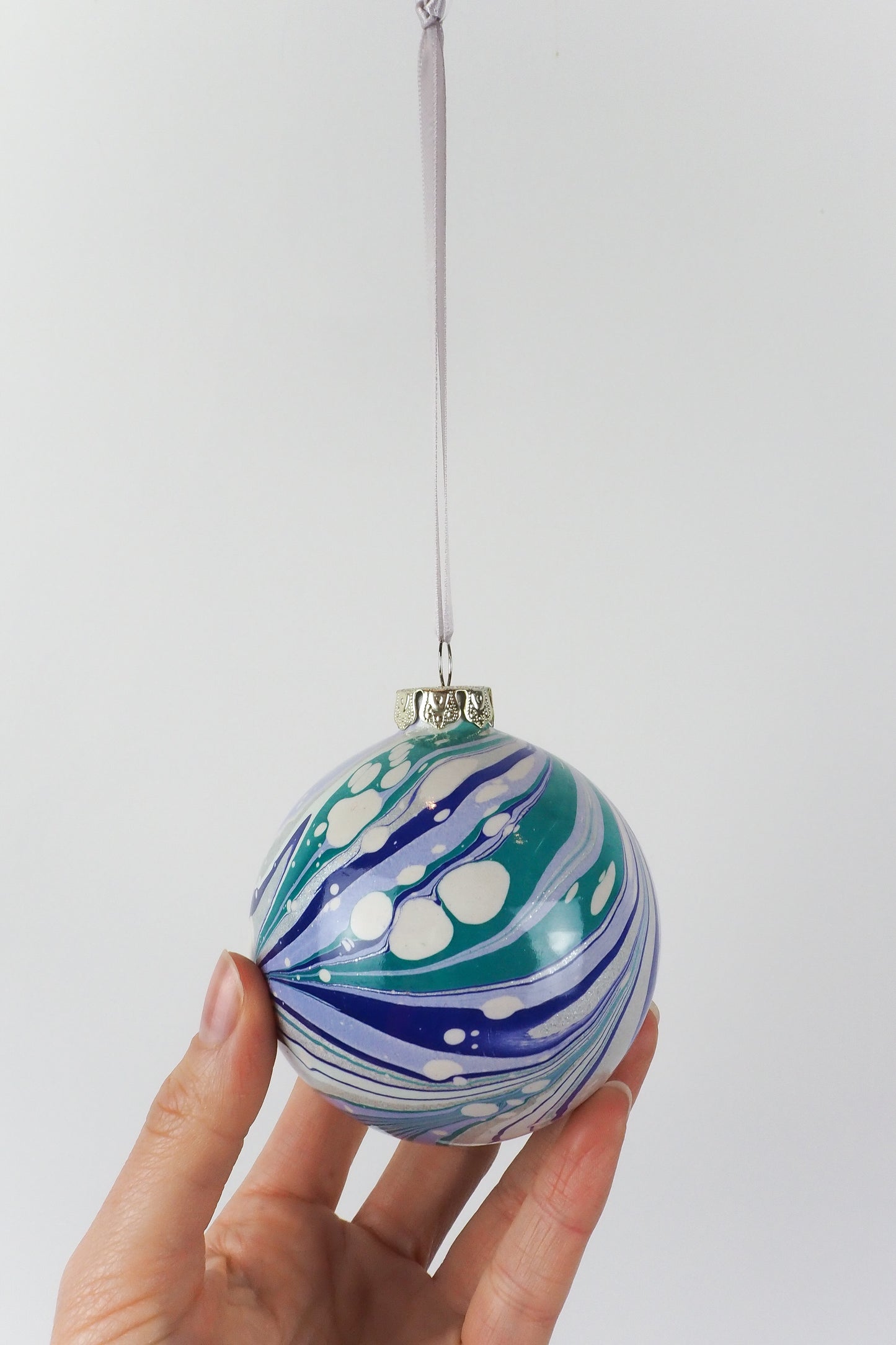 Wildmore Hand Marbled Large Glacier Bauble