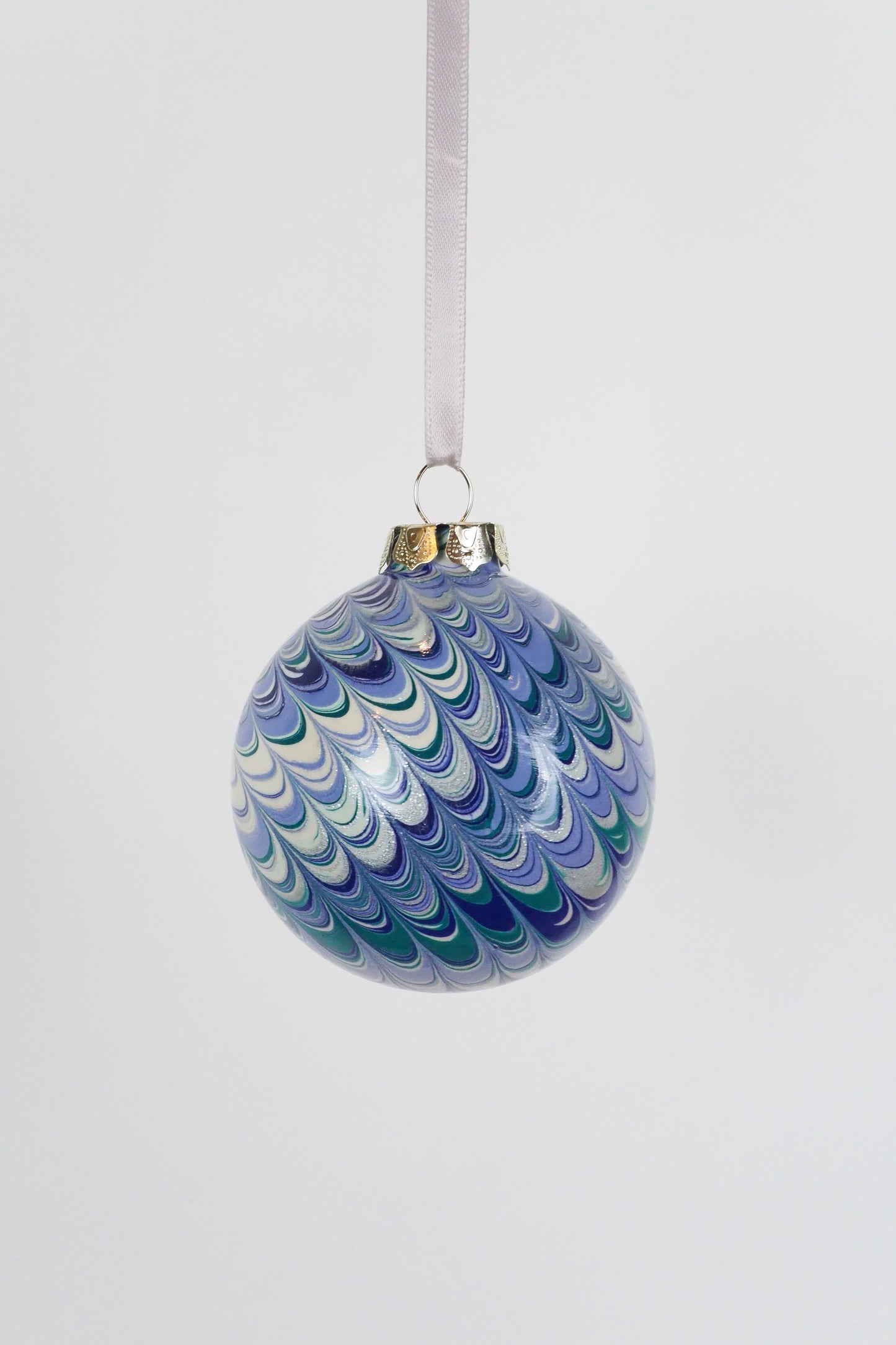 Wildmore Hand Marbled Medium Glacier Bauble