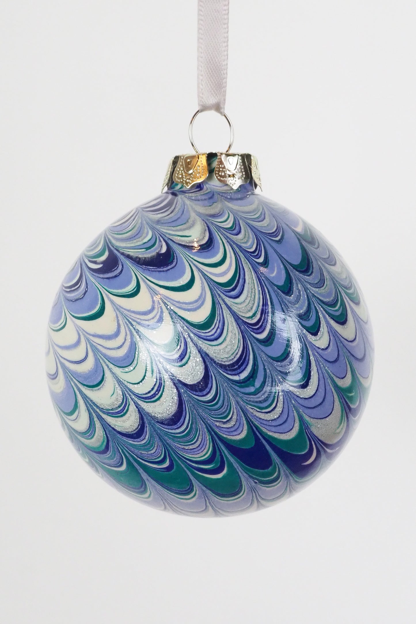 Wildmore Hand Marbled Medium Glacier Bauble