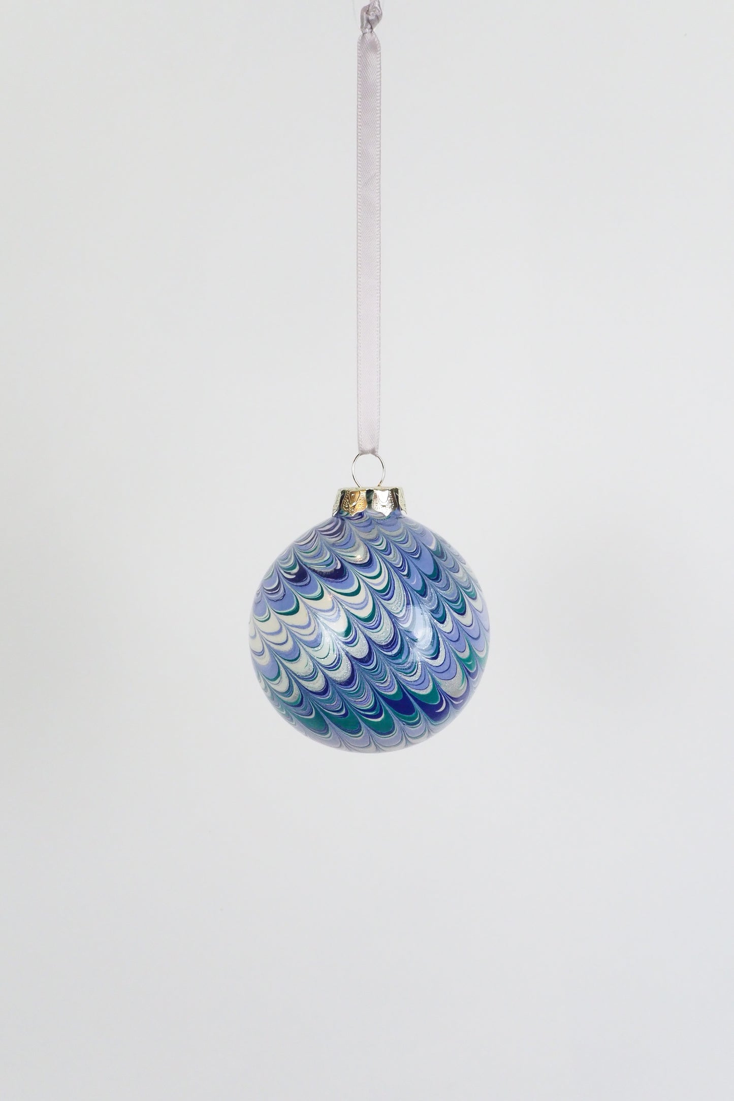 Wildmore Hand Marbled Medium Glacier Bauble