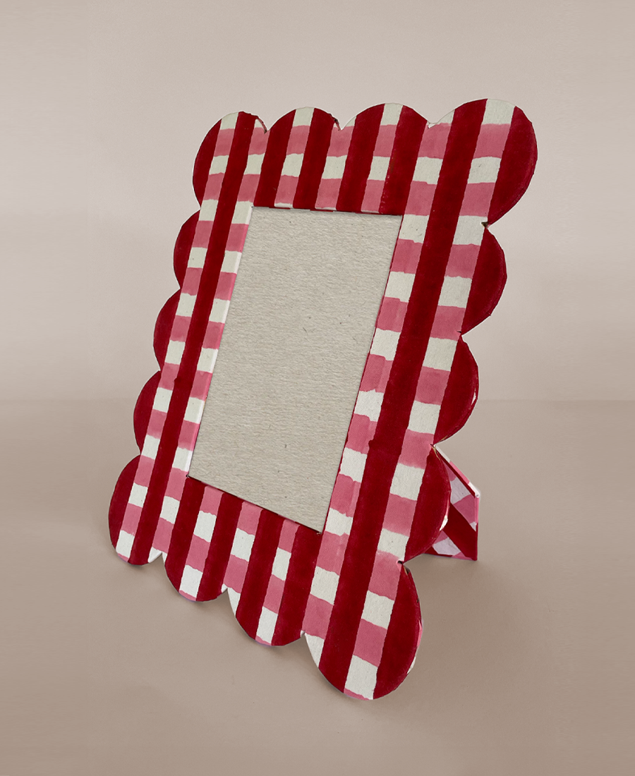 Pink Check Scalloped Photo Frame