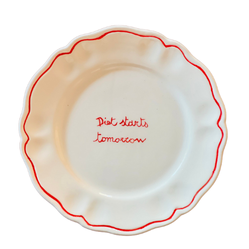 Sveva's Home Ceramic "Diet Starts Tomorrow" Scalloped Plate Set in Red