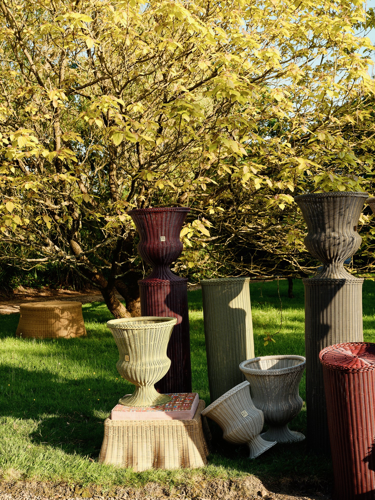 Vasevoll, Vase and Pedestal in White Bone