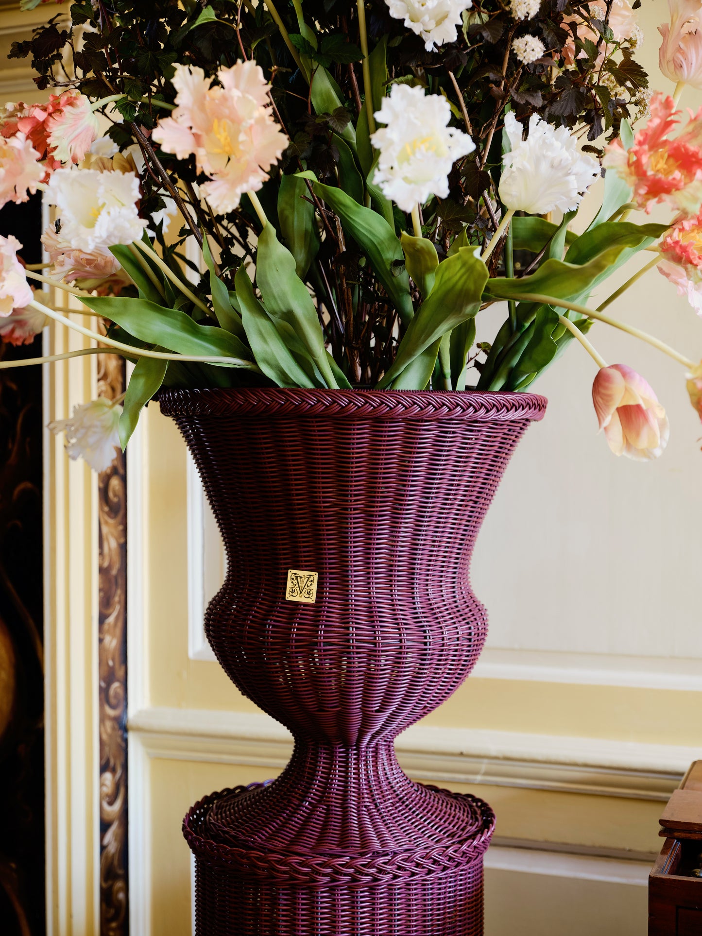 Vasevoll, Vase and Pedestal in Burgundy